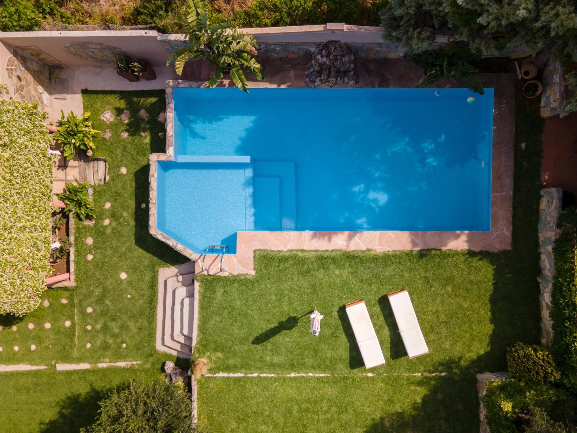 Dm Elegant And Charming Villa Foinikia  Экстерьер фото