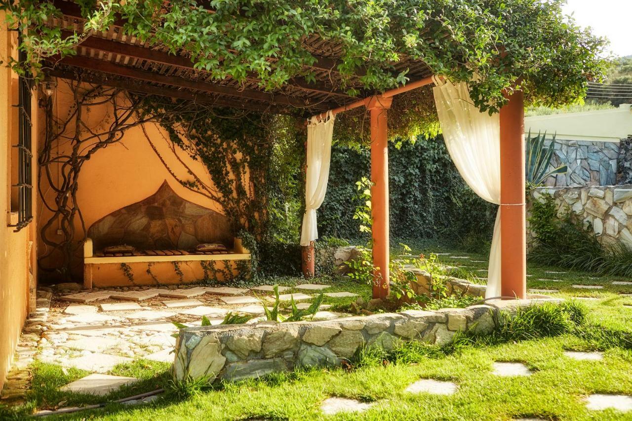 Dm Elegant And Charming Villa Foinikia  Экстерьер фото